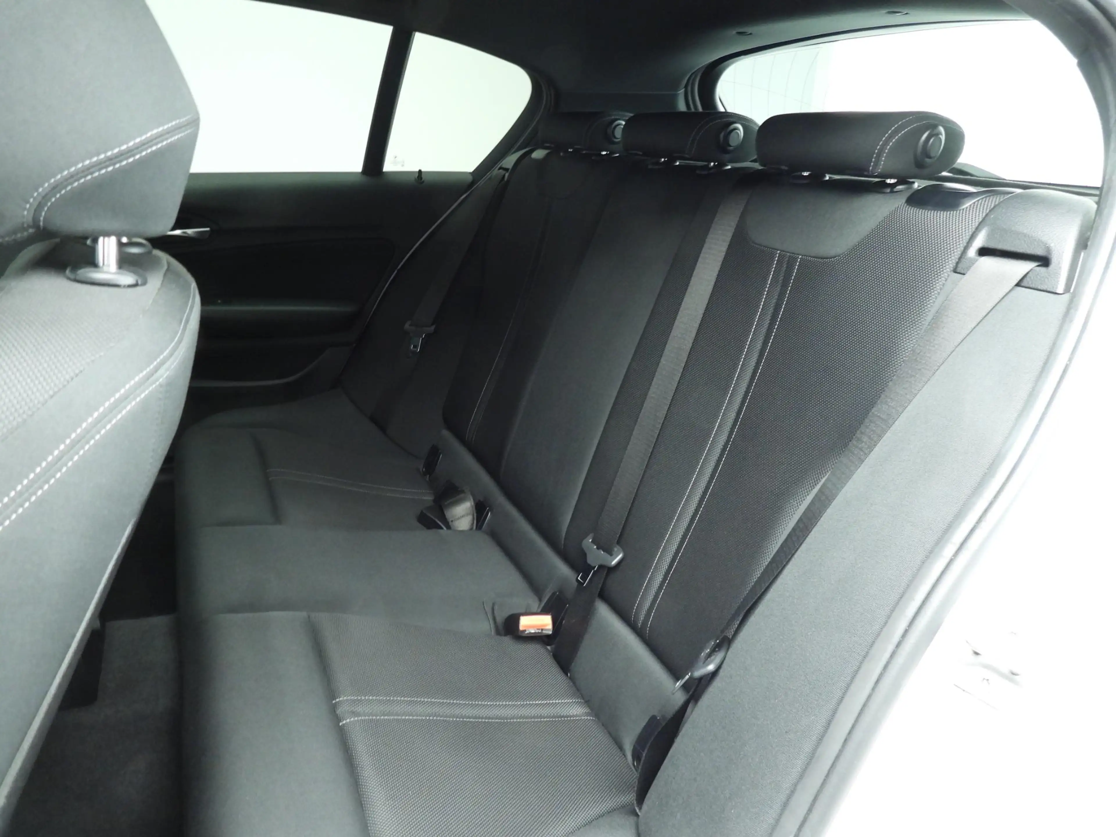 BMW 118 1 Serie 5-deurs 118i Automaat / Schuifdak / Getint — photo 8