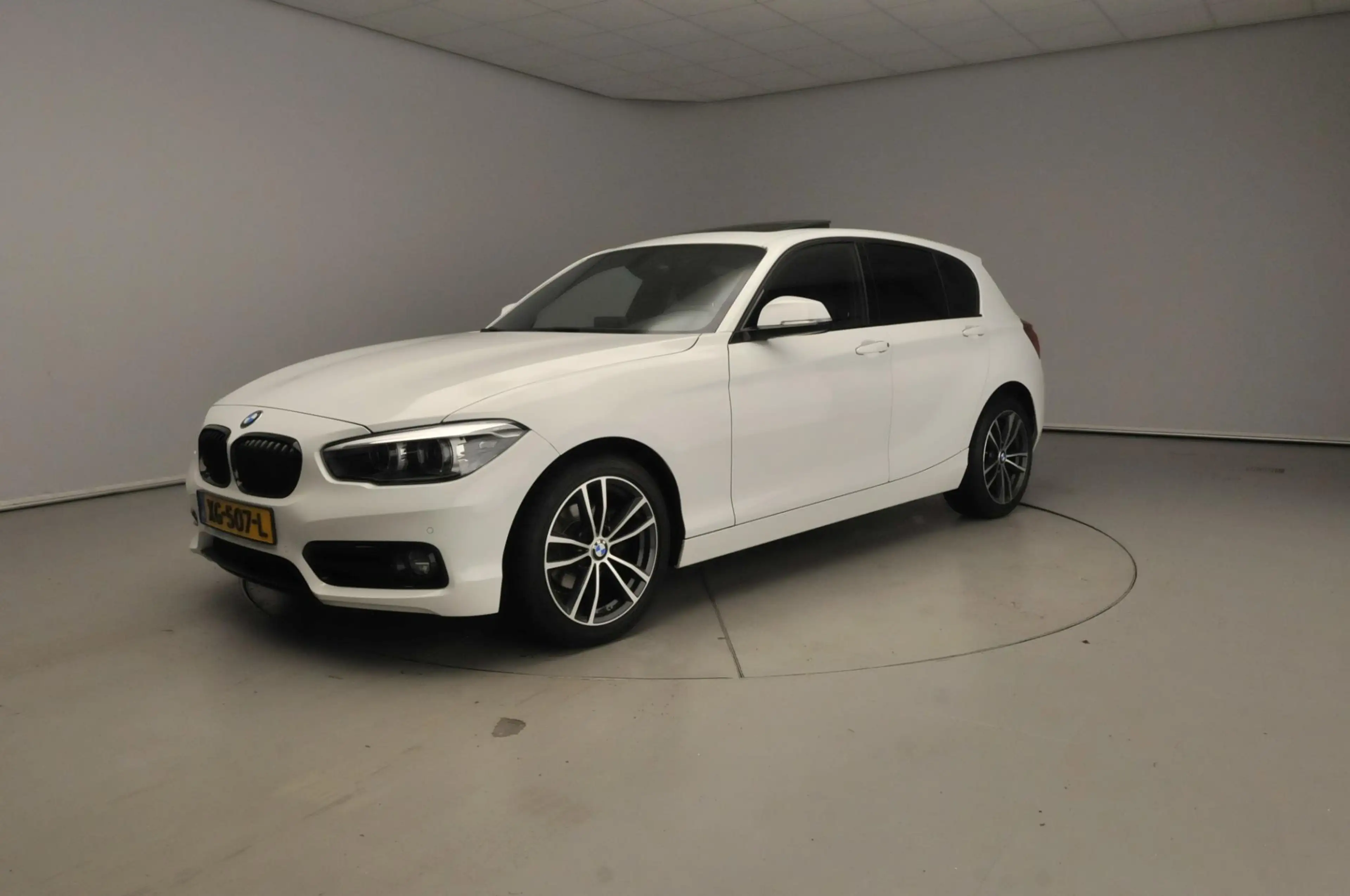 BMW 118 1 Serie 5-deurs 118i Automaat / Schuifdak / Getint