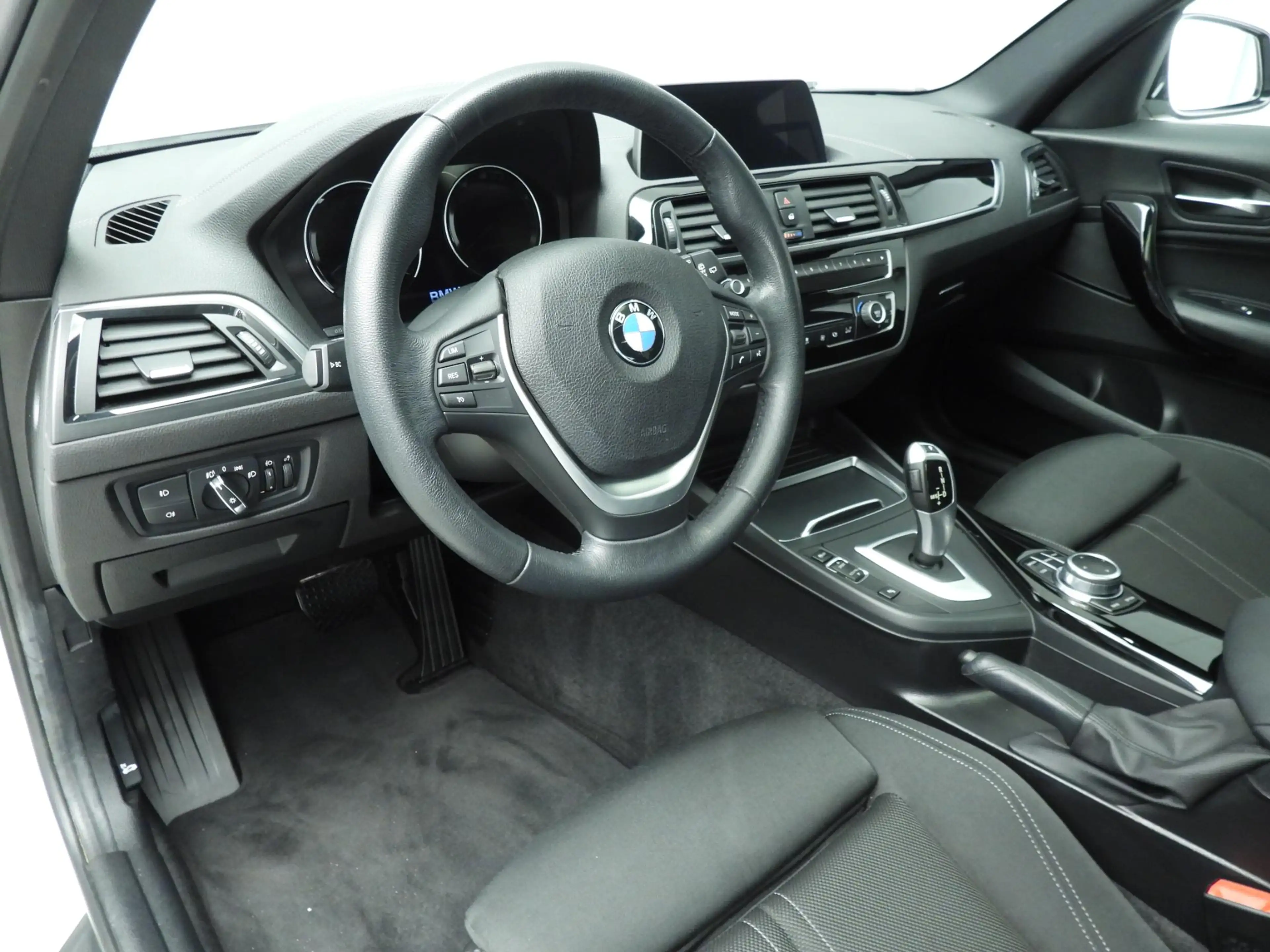 BMW 118 1 Serie 5-deurs 118i Automaat / Schuifdak / Getint — photo 6