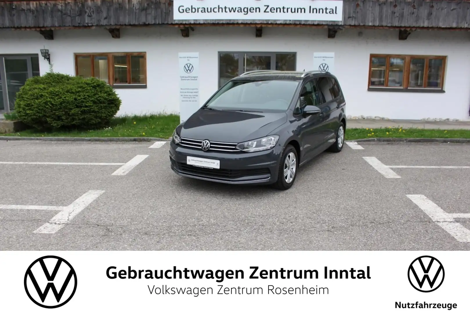 Volkswagen Touran 7-Sitzer 1,5 TSI Active DSG (Navi,RearView) Klima Grey - 1