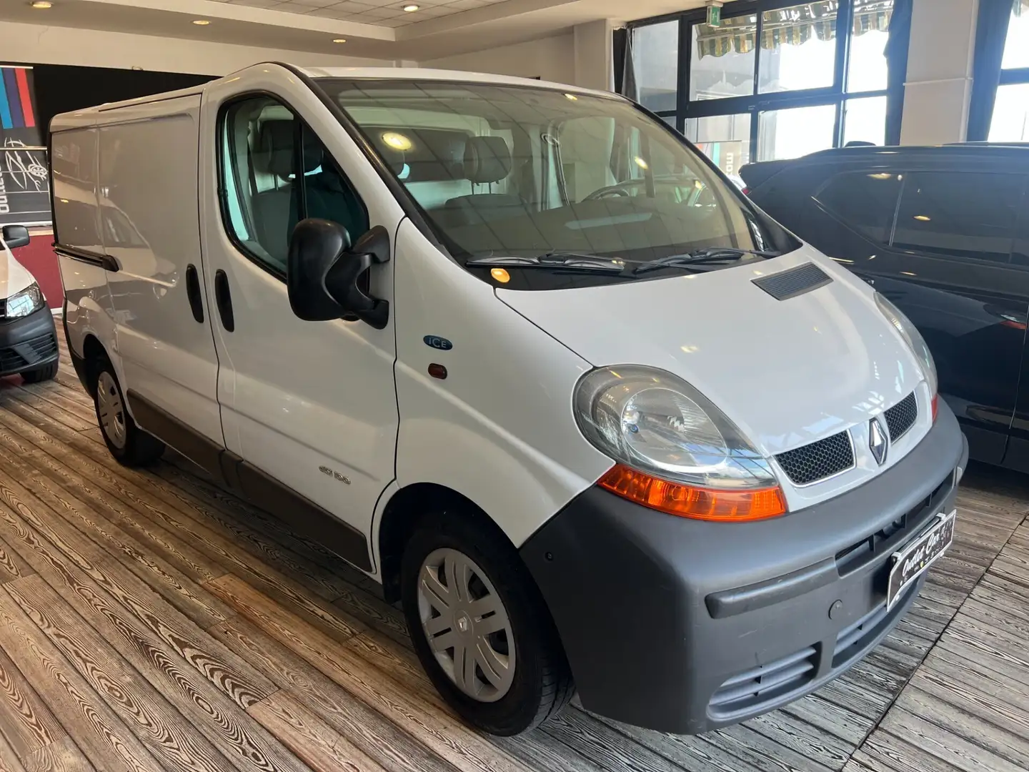 Renault Trafic T27 1.9 dCi/80 PC-TN Furg.Generiq Blanco - 2