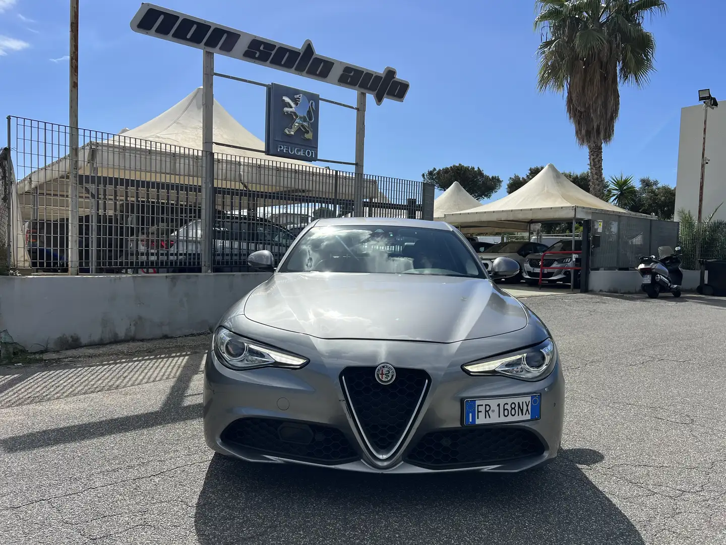 Alfa Romeo Giulia 2.0 t 200cv auto Grijs - 2