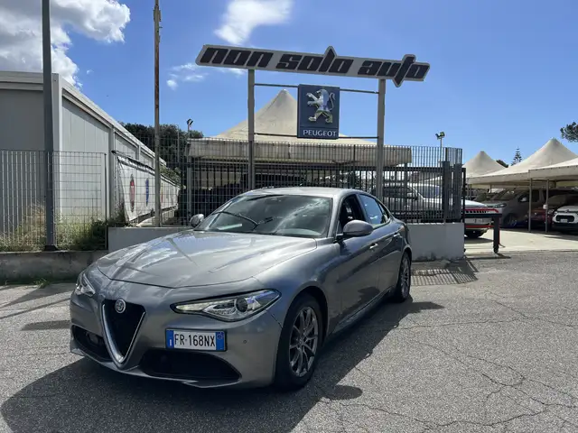 Alfa Romeo Giulia 2.0 t 200cv auto