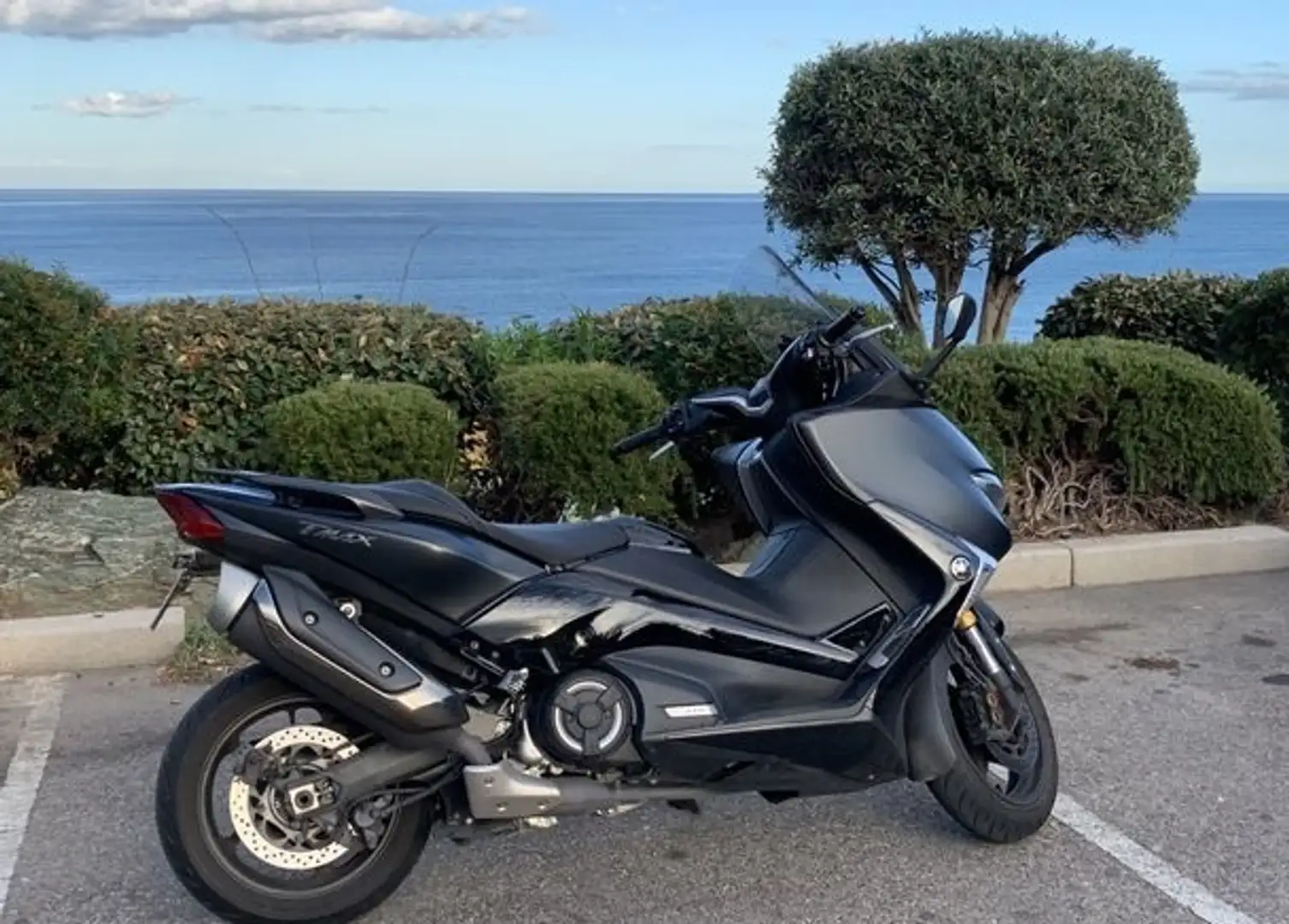 Yamaha TMAX DX Black - 1