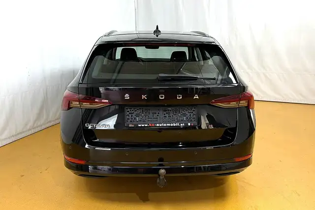 Skoda Octavia view 13