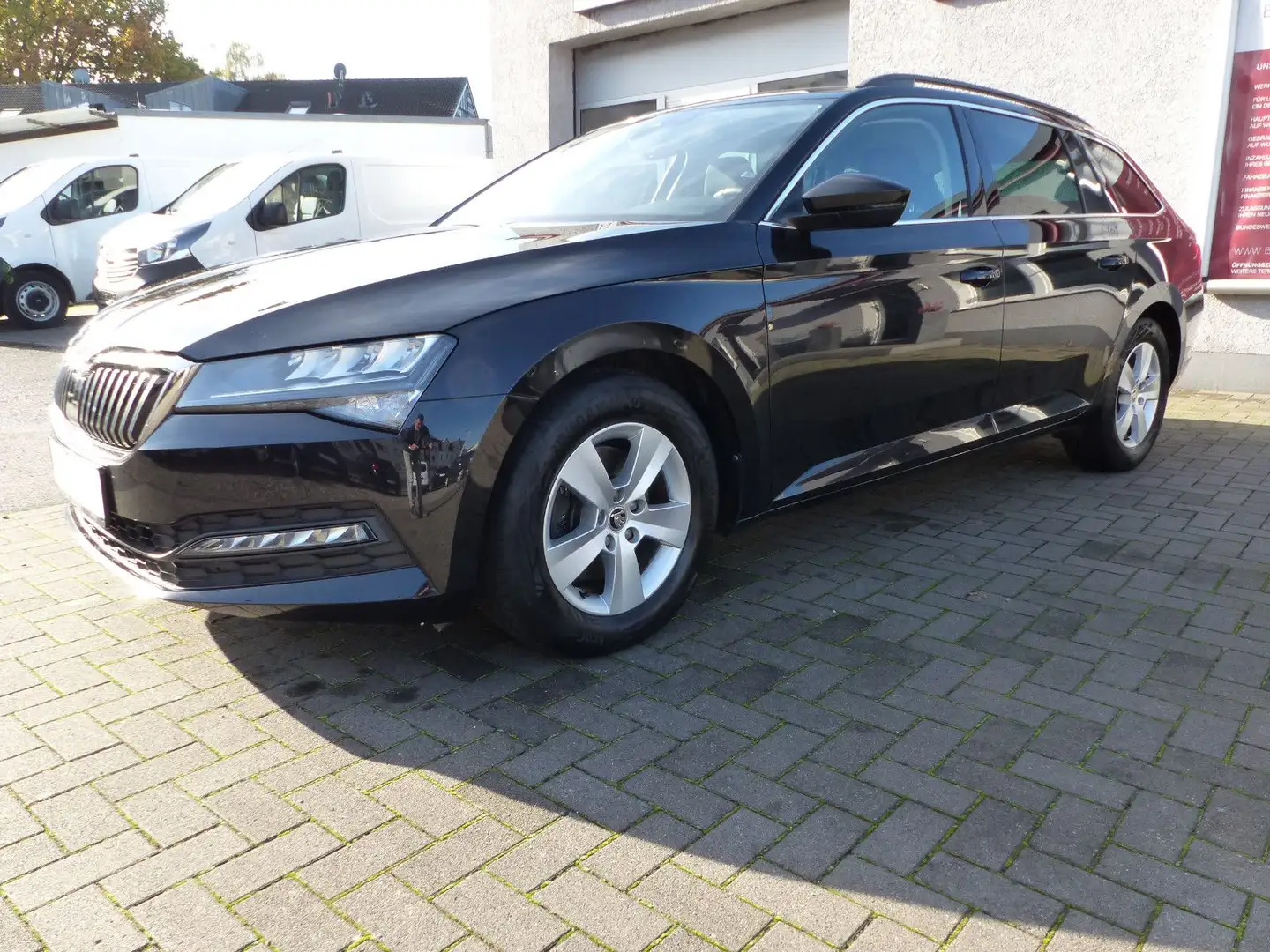 Skoda Superb Combi Ambition 1.5 DSG, PDC v+h, LED Schwarz - 2