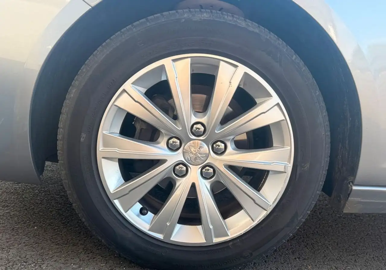 Peugeot 308 308 — photo 13