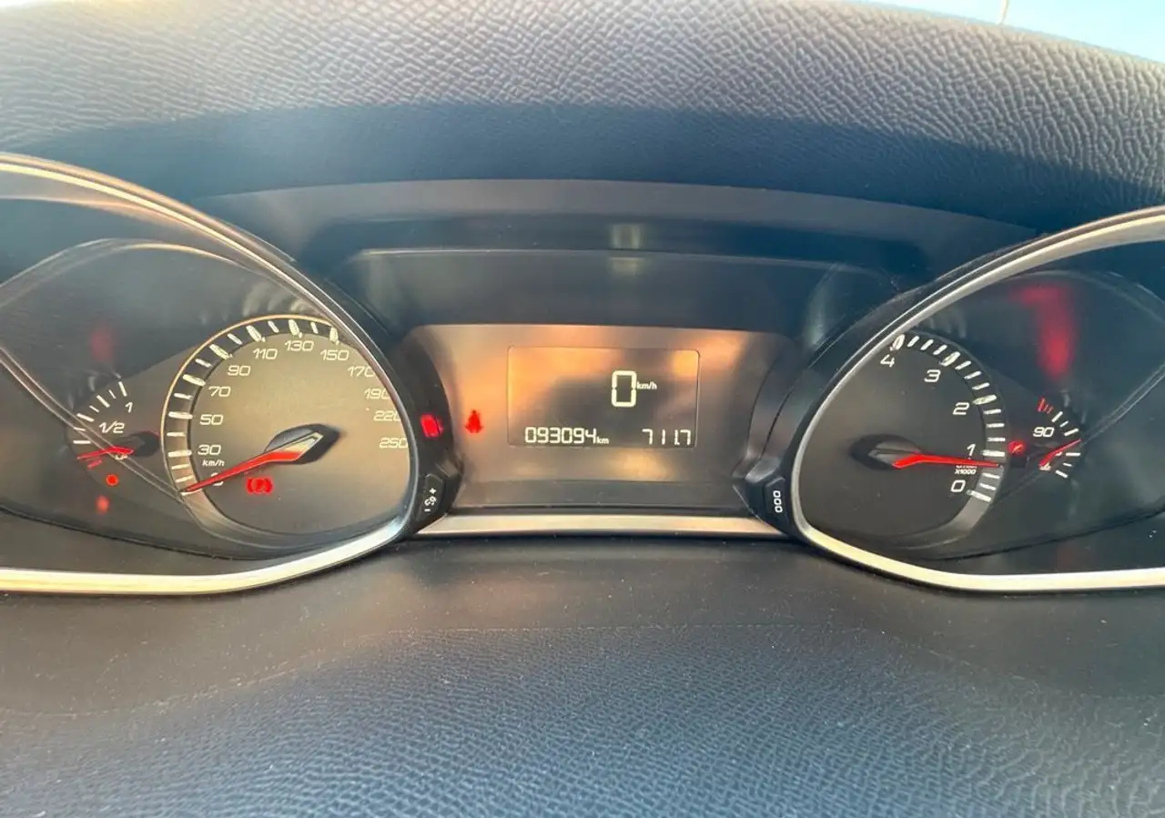 Peugeot 308 308 — photo 11