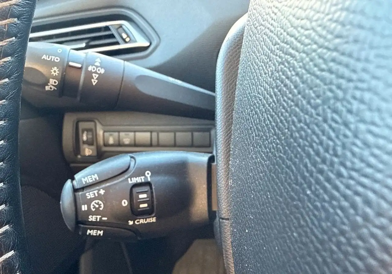 Peugeot 308 308 — photo 26