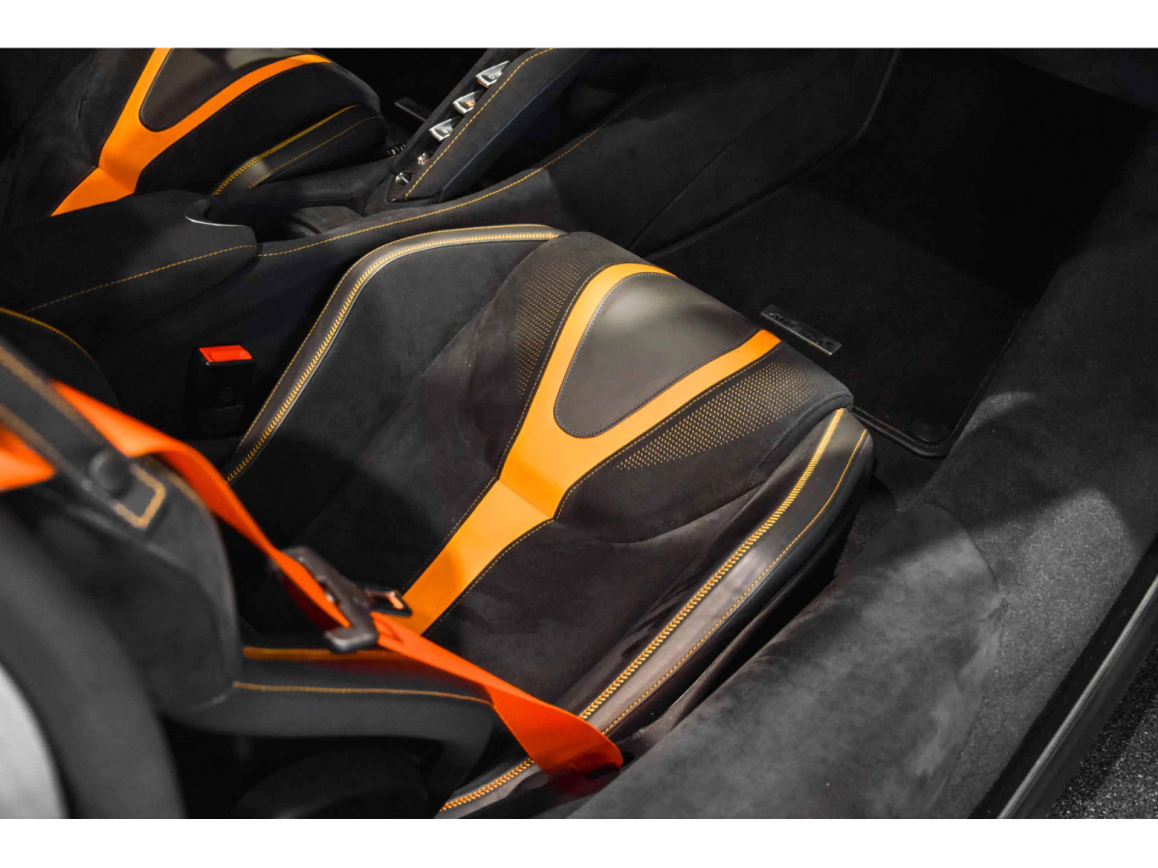 McLaren 720S COUPÉ PERFORMANCE - PACK CARBONE - ELITE PAINT — photo 12