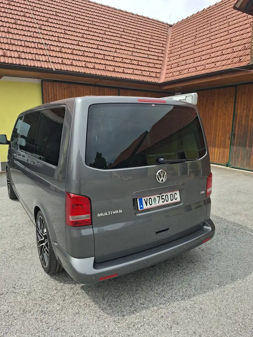Volkswagen T5 Multivan Startline 2,0 TDI D-PF Grau - 2