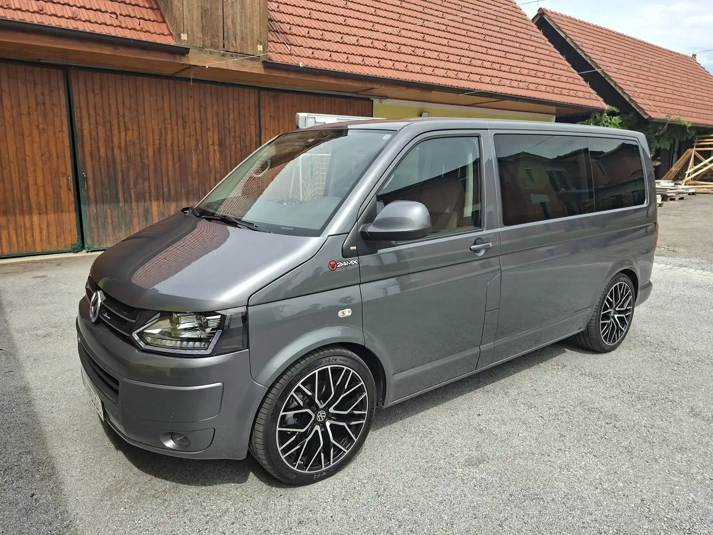 Volkswagen T5 Multivan Startline 2,0 TDI D-PF Grau - 1