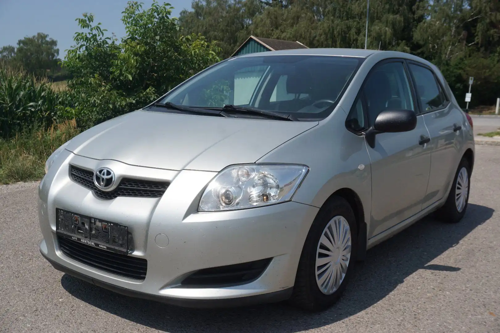 Toyota Auris 1,4D D-4D 90 Grau - 2