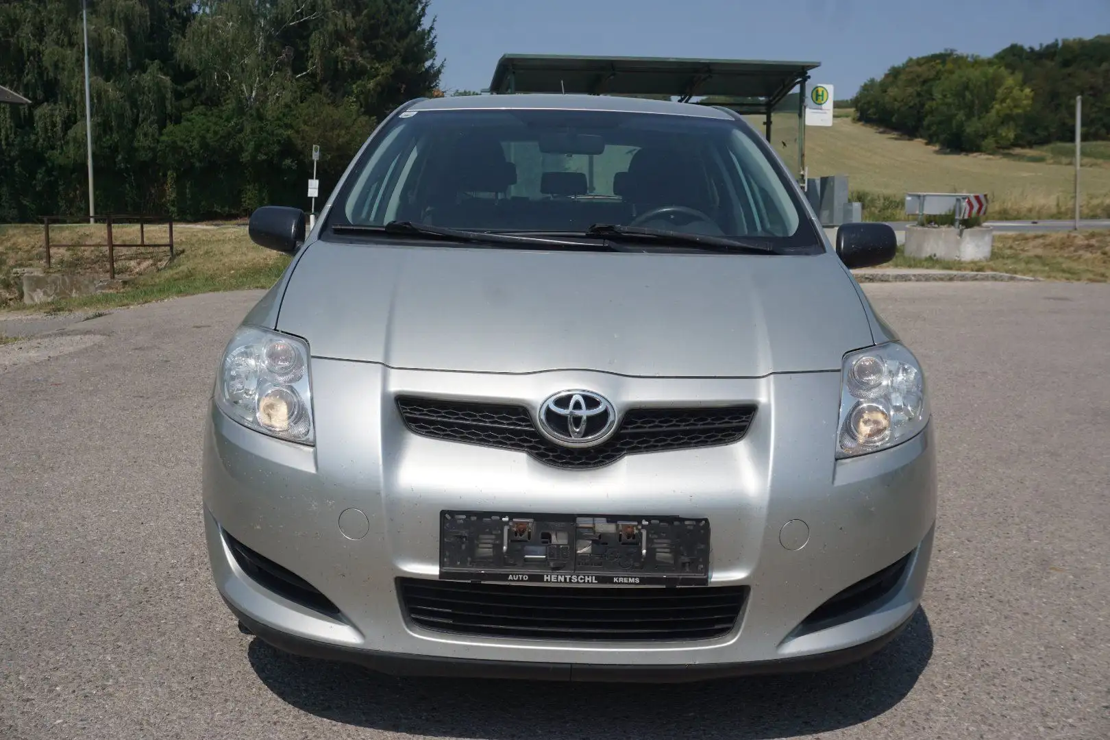 Toyota Auris 1,4D D-4D 90 Grau - 1