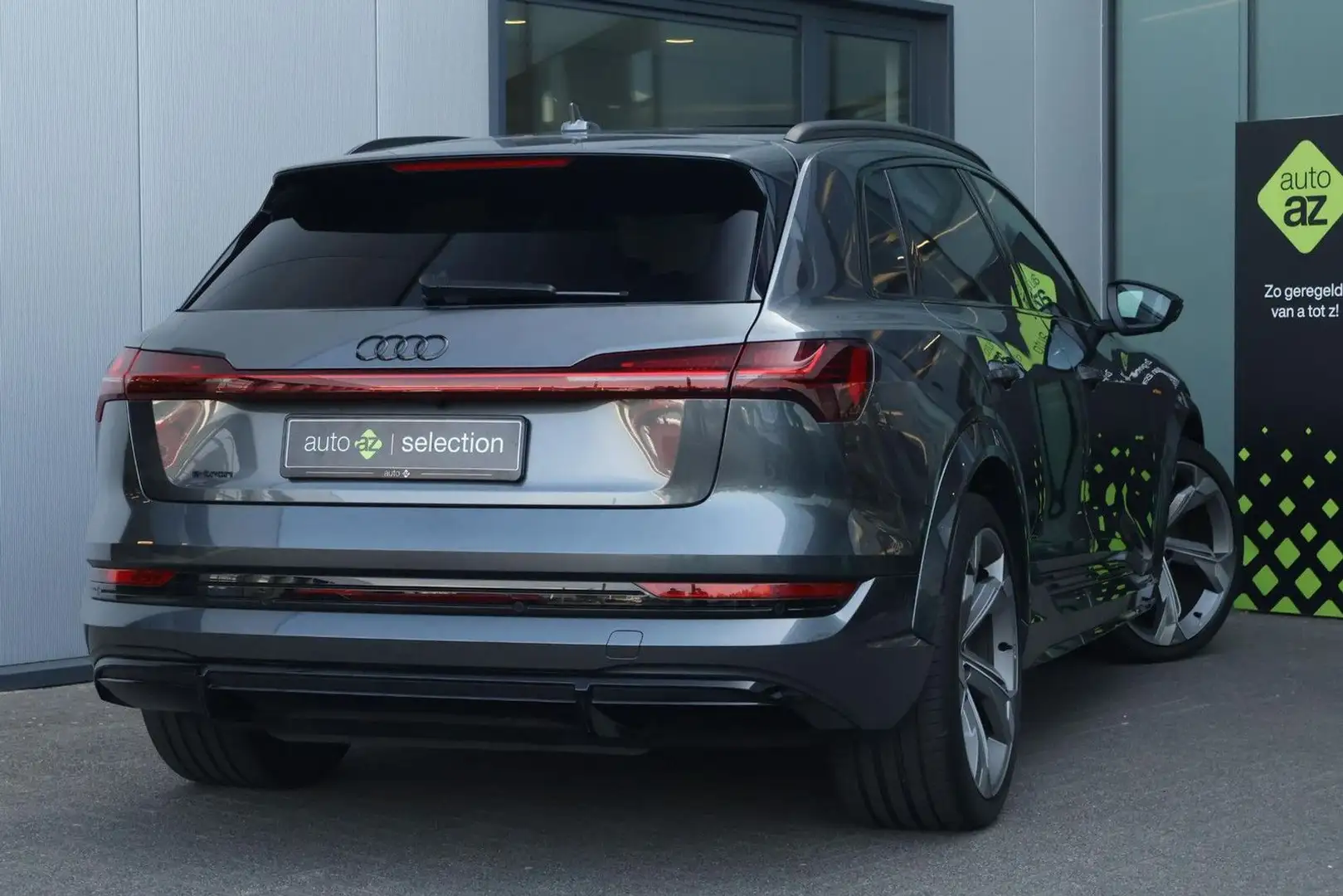 Audi e-tron S quattro 95 kWh / SoH 95% / Panorama / M Grau - 2