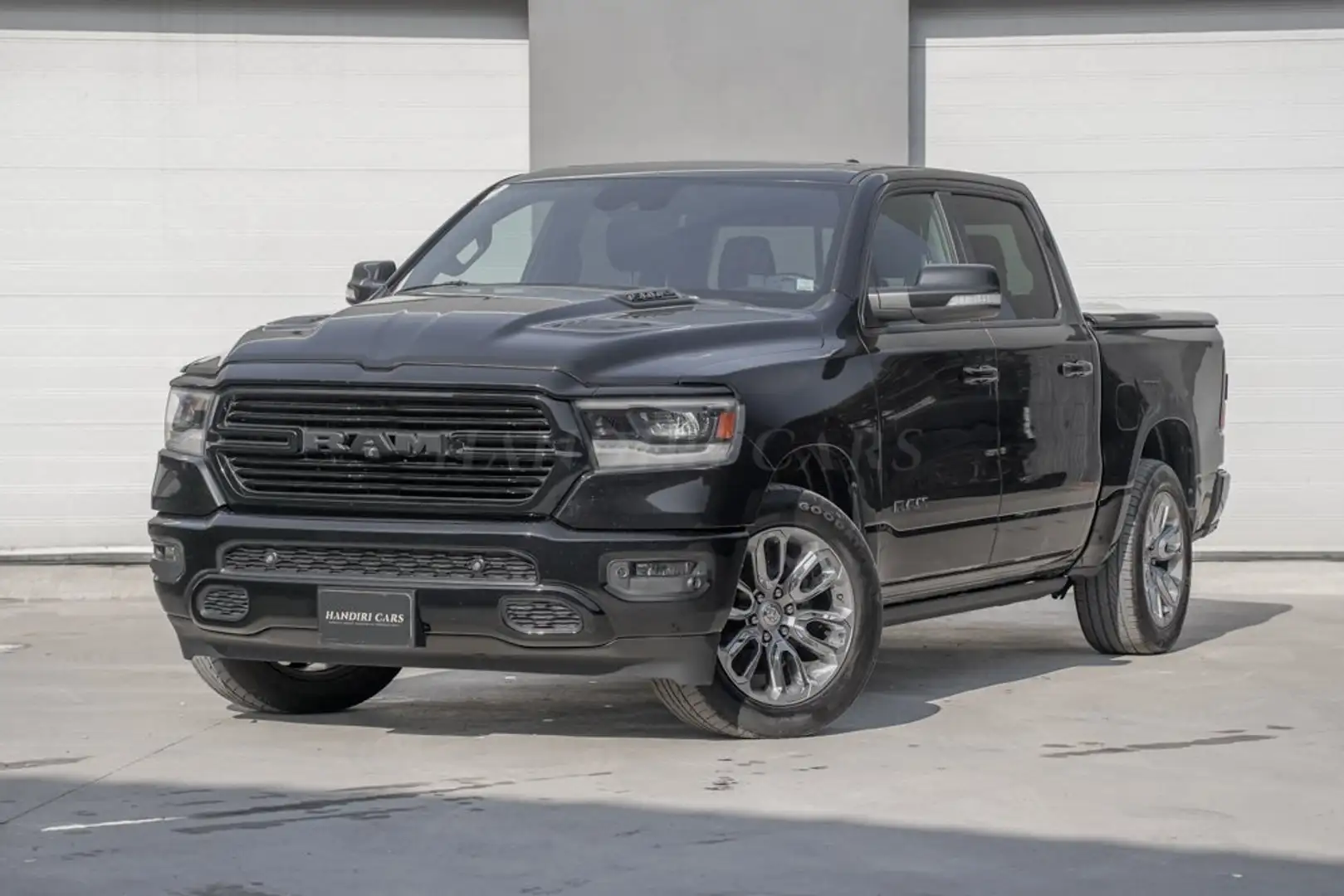 Dodge RAM 2019 Sport € 38000 200L LPG +PAINTED COVER Noir - 1