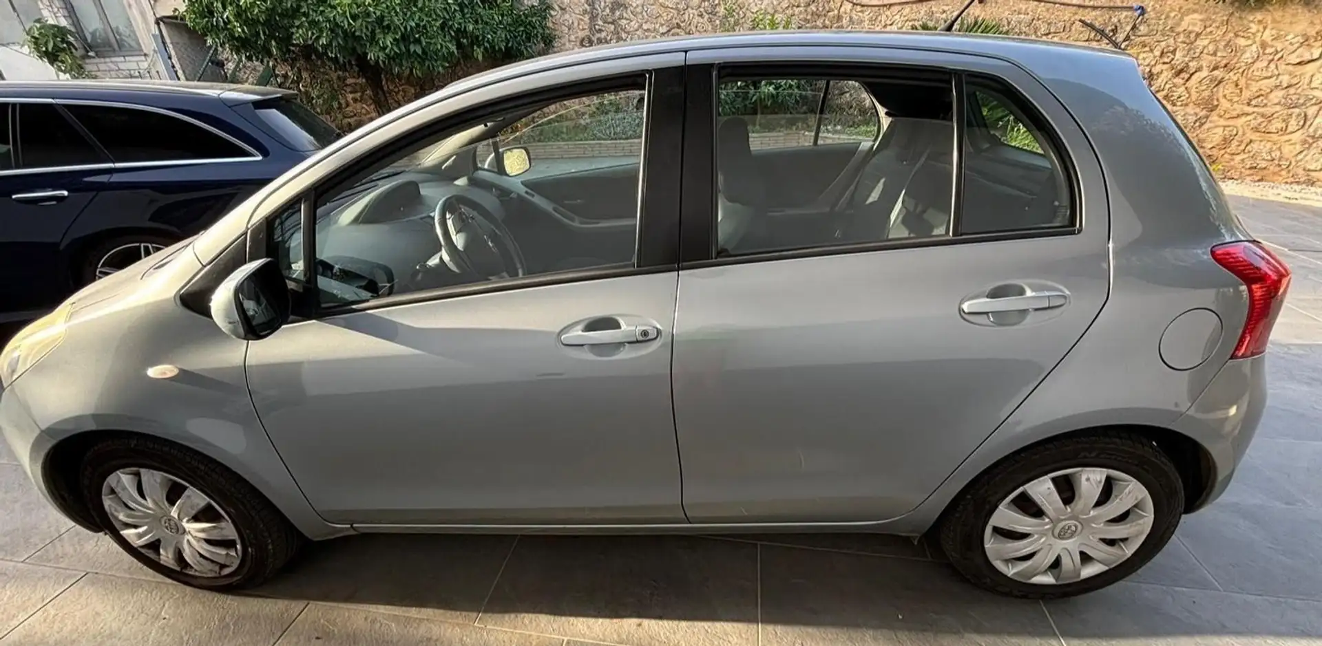 Toyota Yaris Yaris II 2005 5p 1.3 Sol Argento - 2