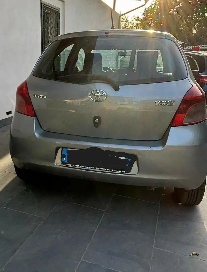 Toyota Yaris Yaris II 2005 5p 1.3 Sol Argento - 1