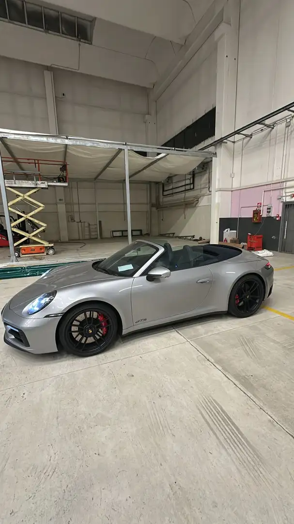 Porsche 992 911 Cabrio 3.0 Carrera GTS auto - 1
