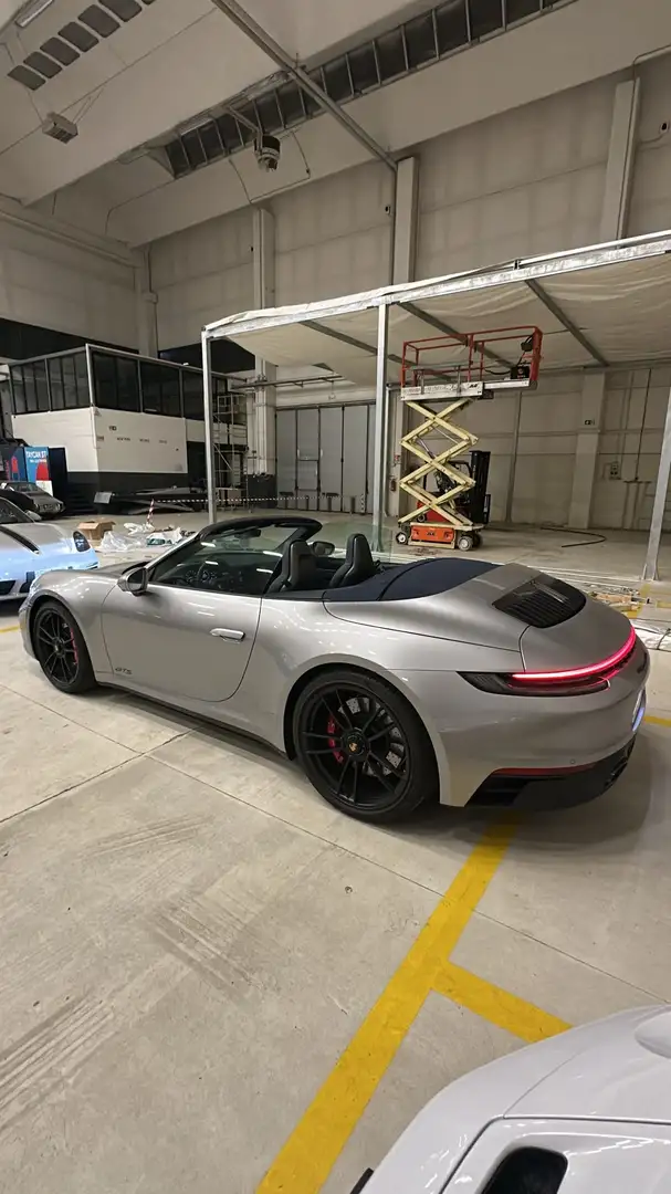 Porsche 992 911 Cabrio 3.0 Carrera GTS auto - 2