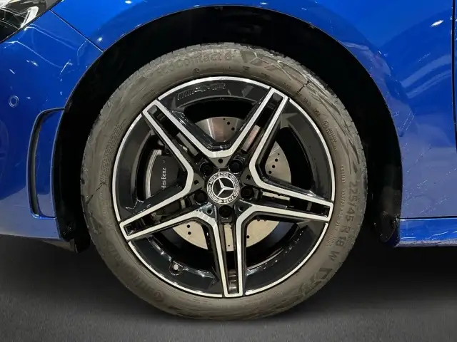Mercedes-Benz B-Class view 5