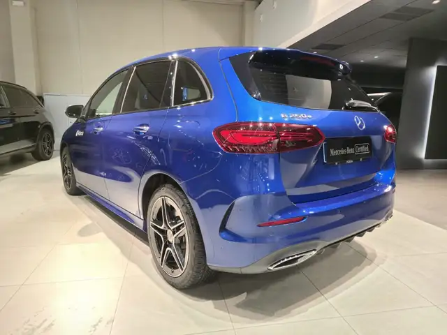 Mercedes-Benz B-Class view 9