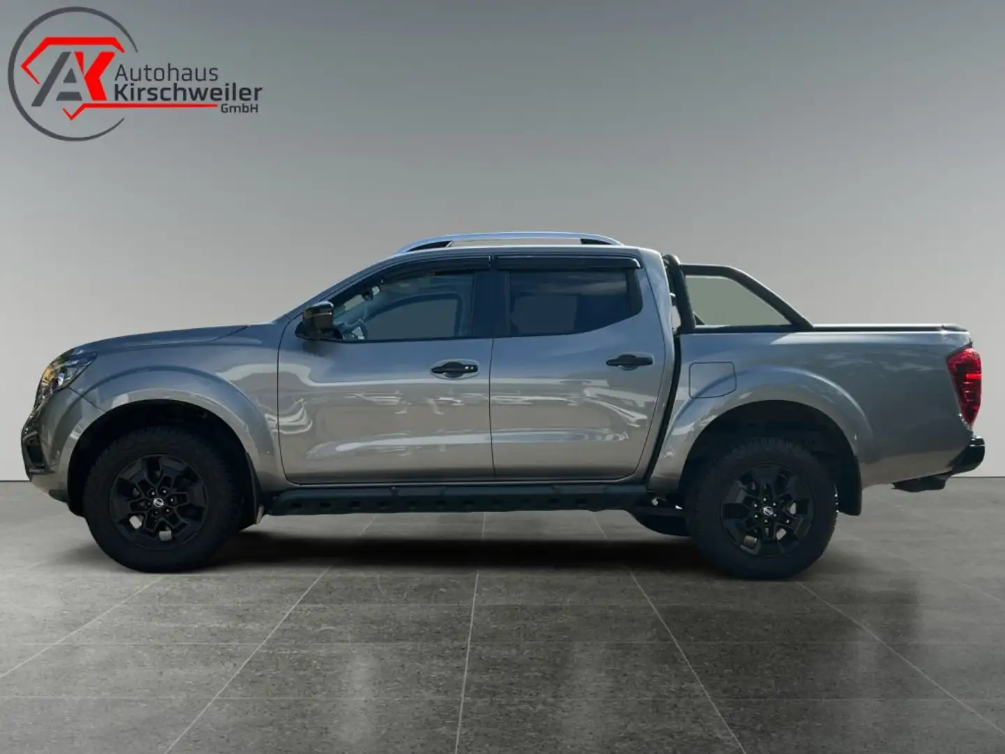 Nissan Navara DC 4x4 Autm. N-Guard *AHK,Trittbretter,Rollo* Gris - 2