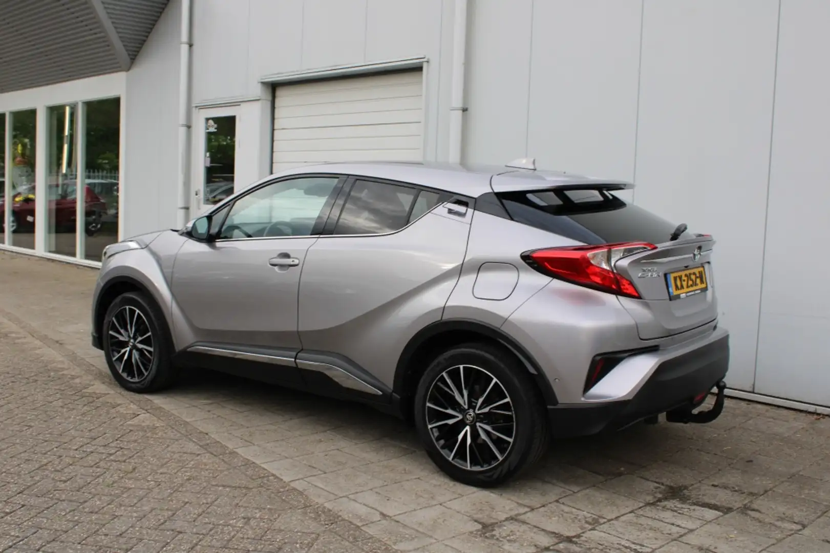 Toyota C-HR 1.2 First Edition + Trekhaak/1300 Kg. Gris - 2