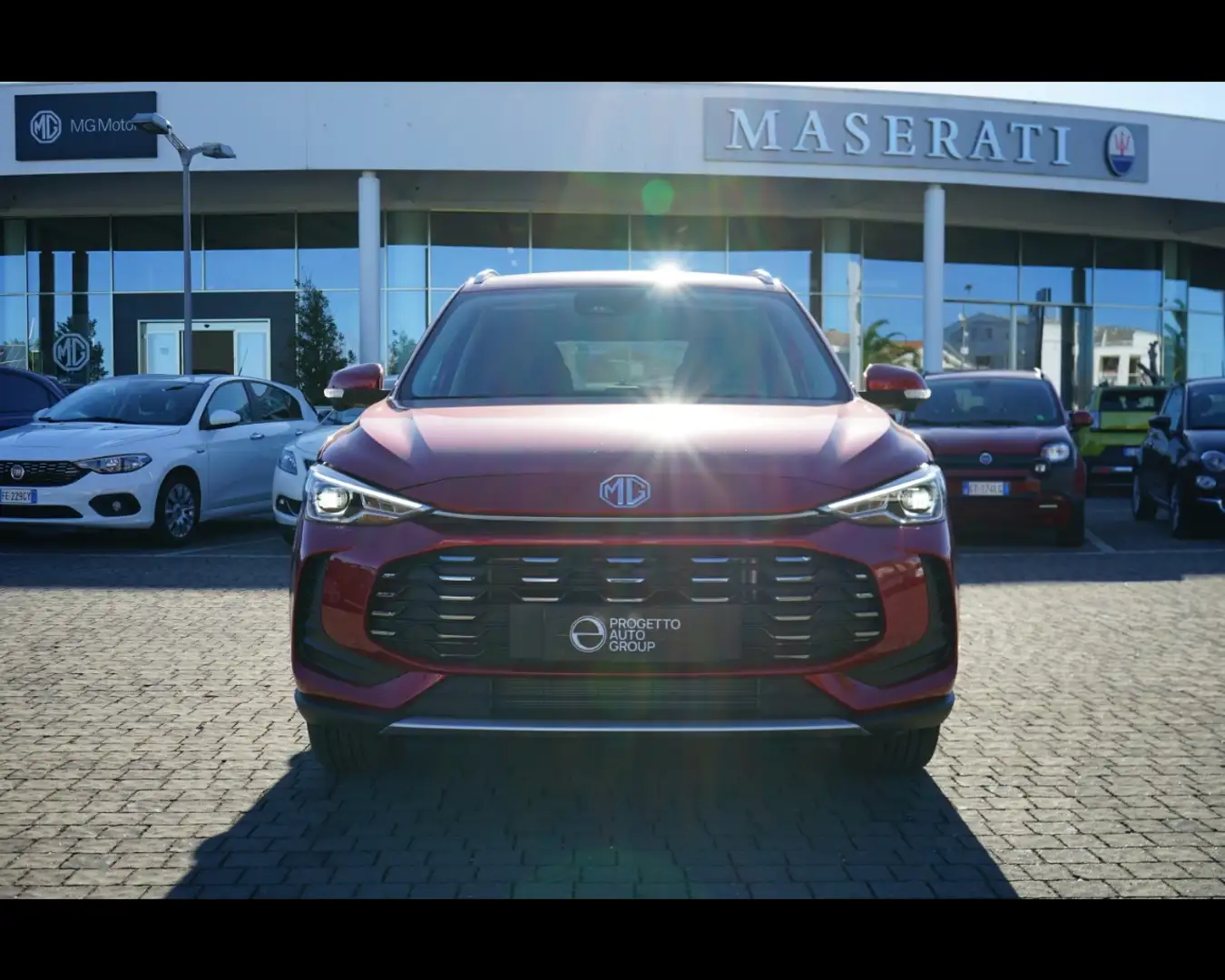 MG ZS 1.5 Hybrid+ Luxury Rosso - 2