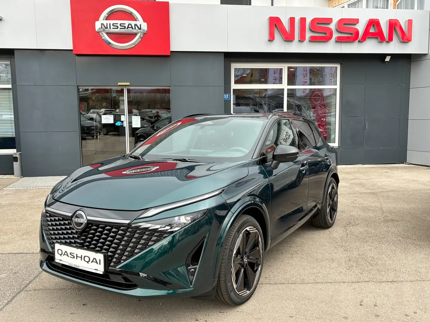 Nissan Qashqai Qashqai 1,3 DIG-T MHEV N-Design+ Xtronic Grün - 1