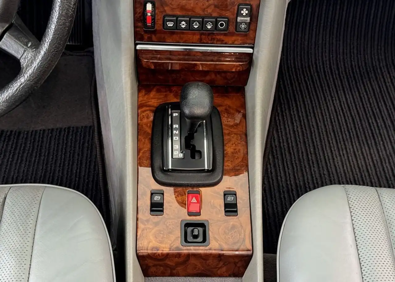 Mercedes-Benz SL 500 62887 Km Klima Leder Typ R107 2+2 Sitzer, foto 10