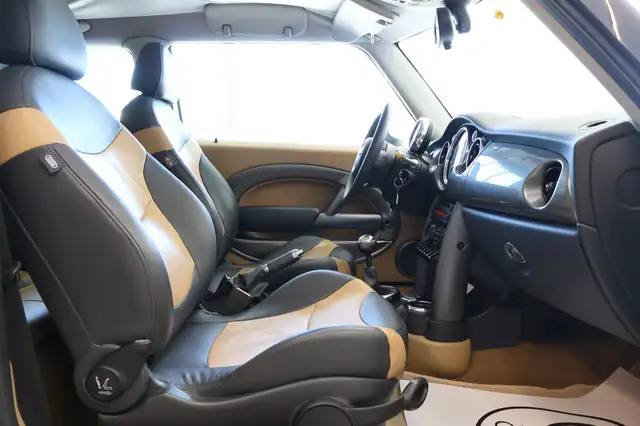Mini Hatch view 12
