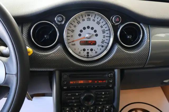 Mini Hatch view 15