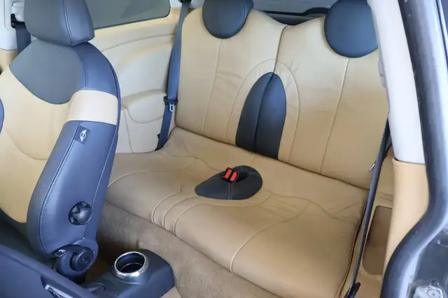 Mini Hatch view 11