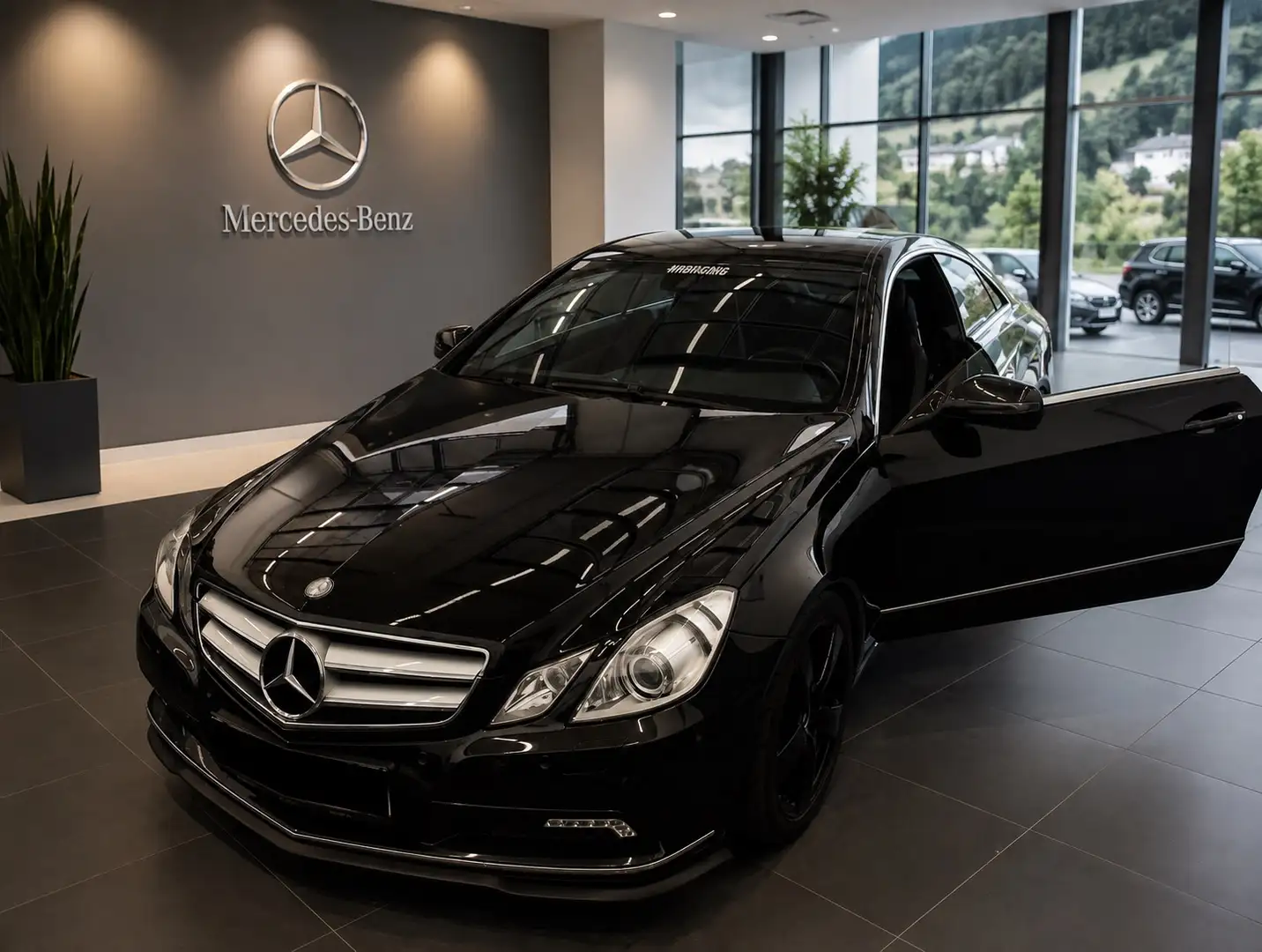 Mercedes-Benz E 350 CGI Coupe Schwarz - 2