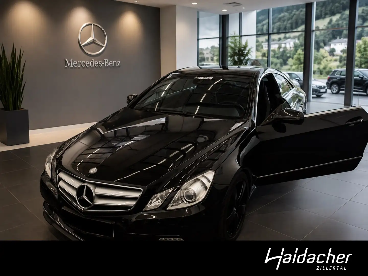 Mercedes-Benz E 350 CGI Coupe Schwarz - 1