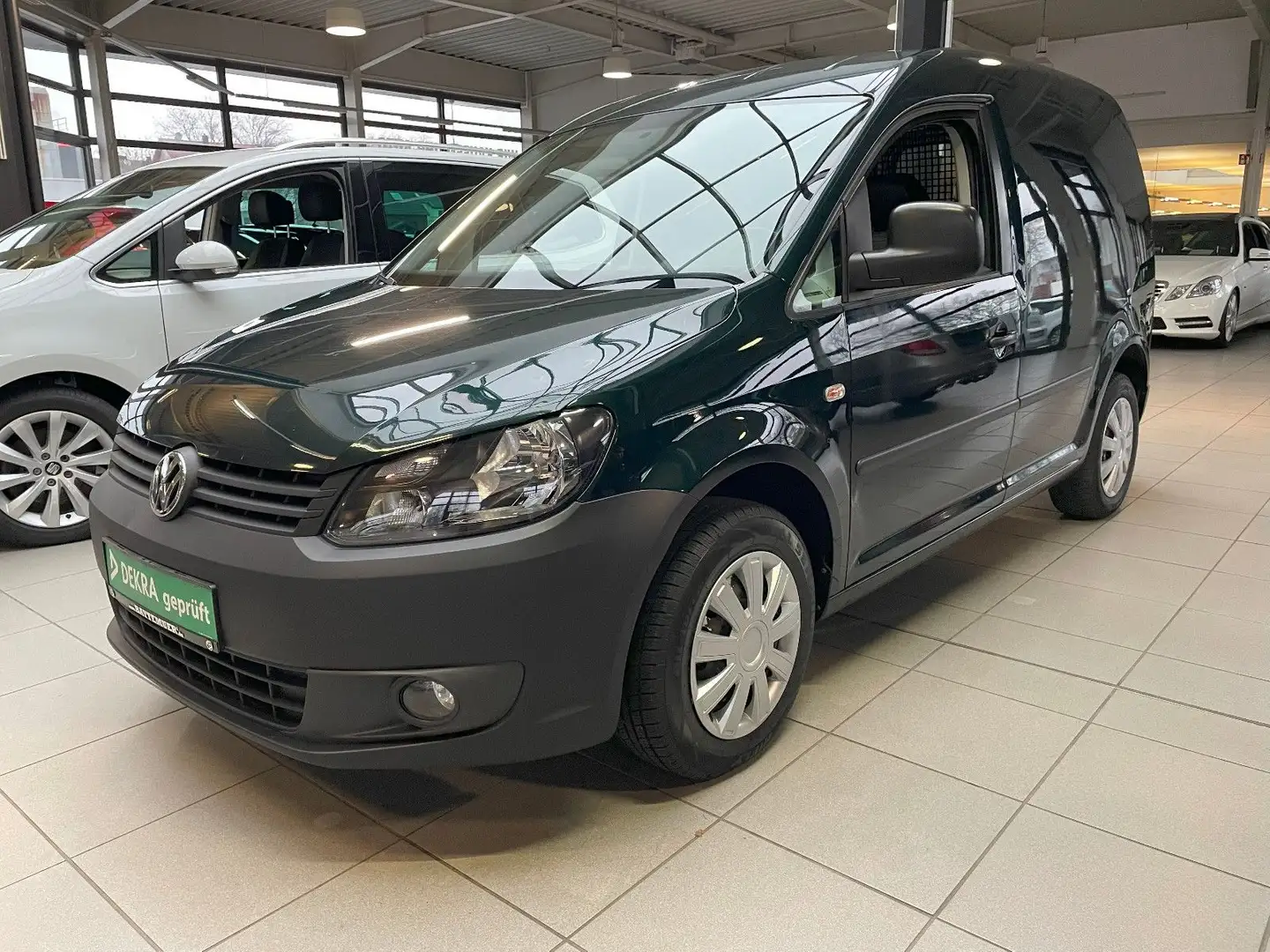 Volkswagen Caddy Kasten AHK Allwetterreifen TÜV-NEU zelena - 1