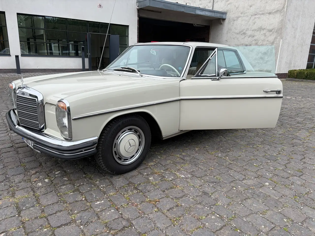 Mercedes-Benz 250 W114 Coupé Automatik, foto 2