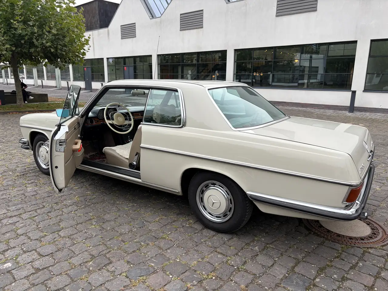 Mercedes-Benz 250 W114 Coupé Automatik, foto 3
