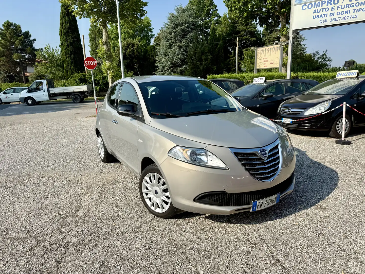 Lancia Ypsilon 1.2 8v ecochic Gpl 89.000km! Ok NEOPATENTATI Gris - 1