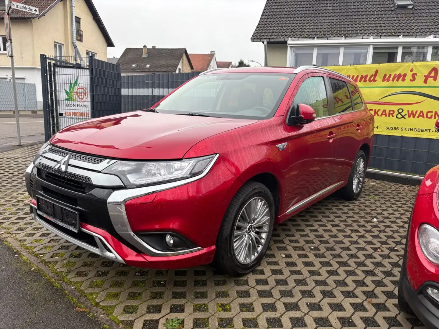 Mitsubishi Outlander 2.4 MIVEC PLUG-IN HYBRID Rouge - 2
