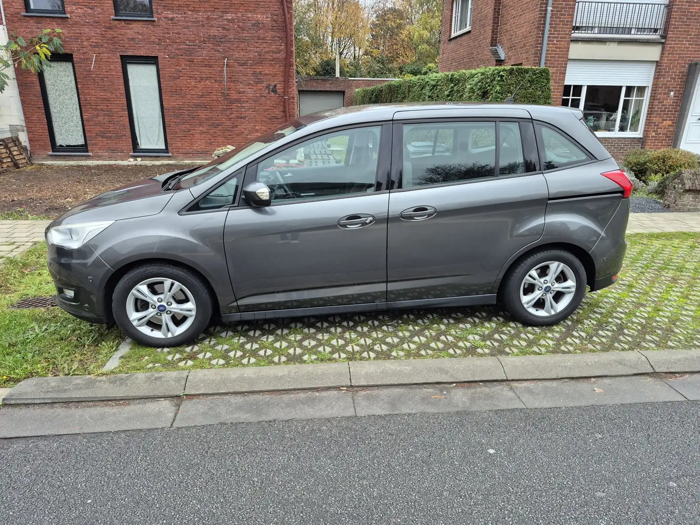 Ford Grand C-Max 1.5 TDCi Euro 6b Distributieriem vervangen bij 114 - 2