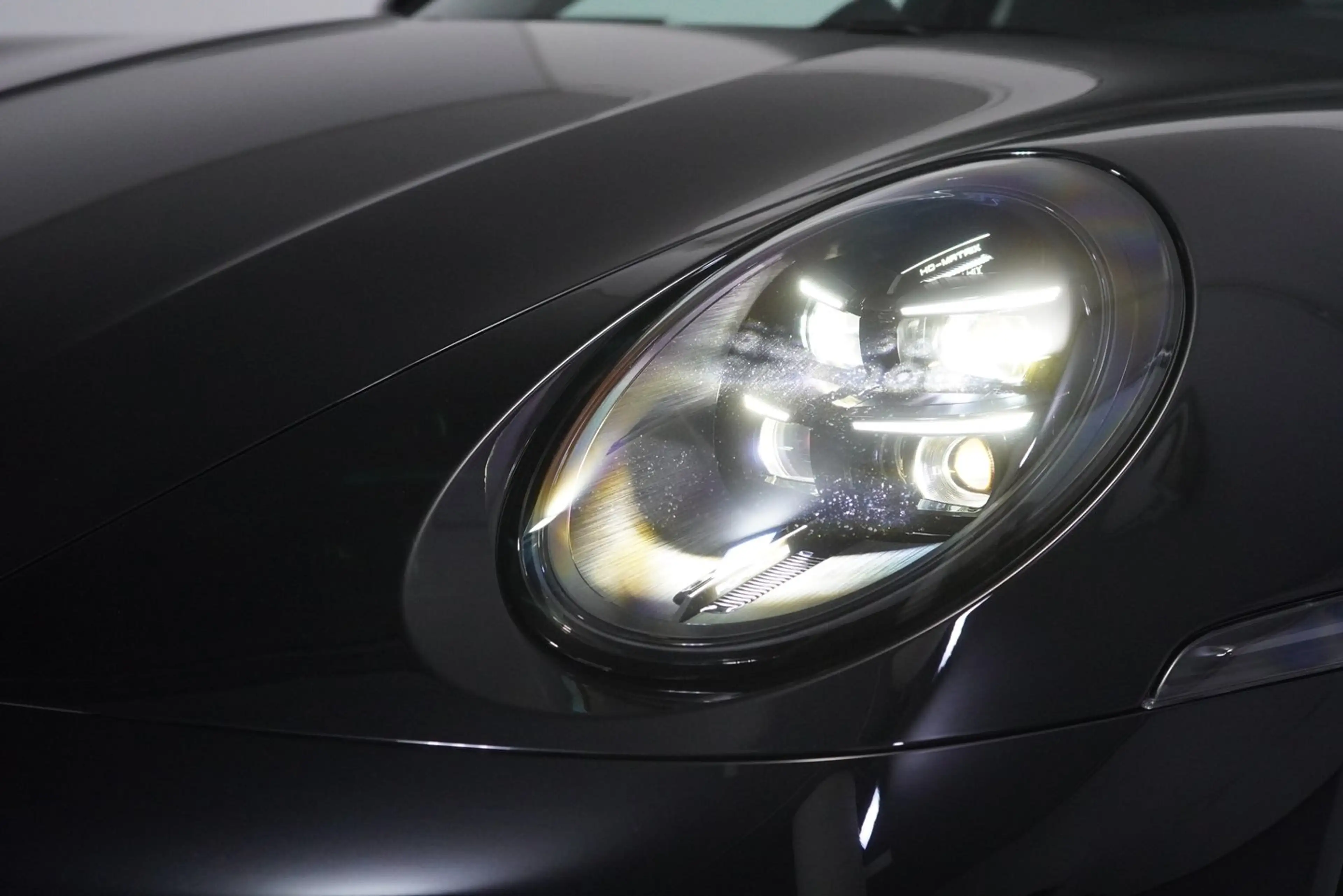 Porsche 911 Carrera 4S — photo 6
