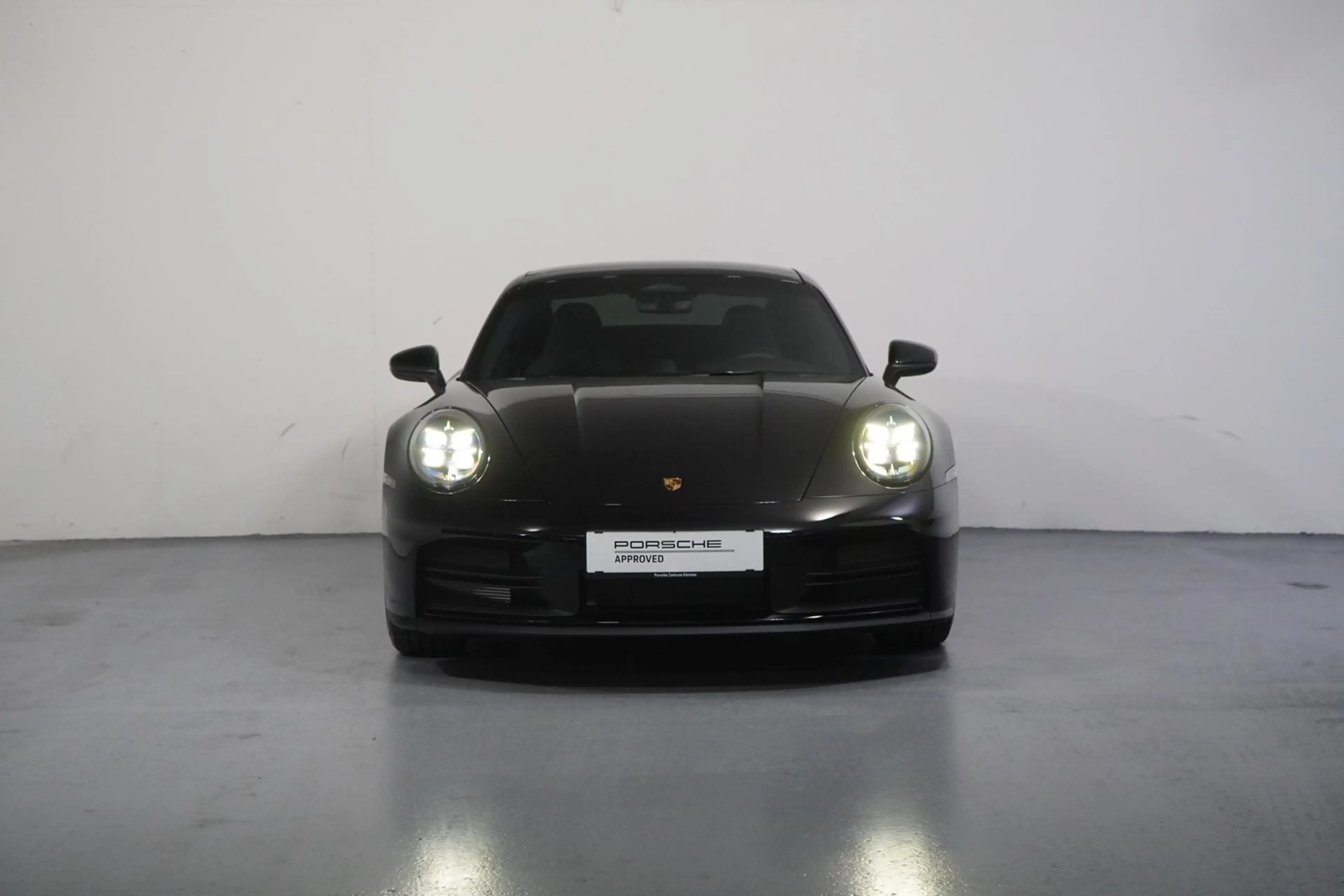 Porsche 911 Carrera 4S — photo 4