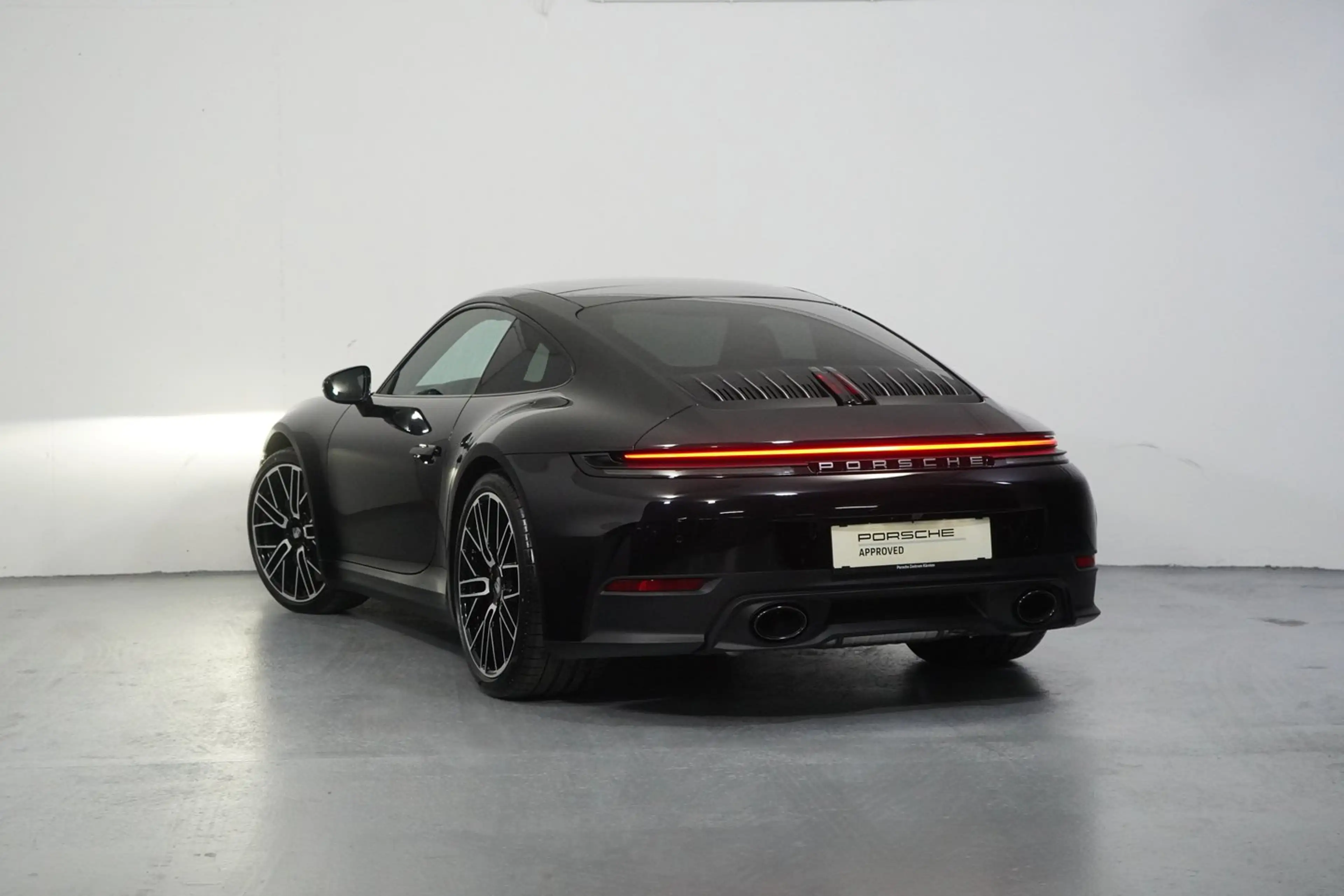 Porsche 911 Carrera 4S — photo 3