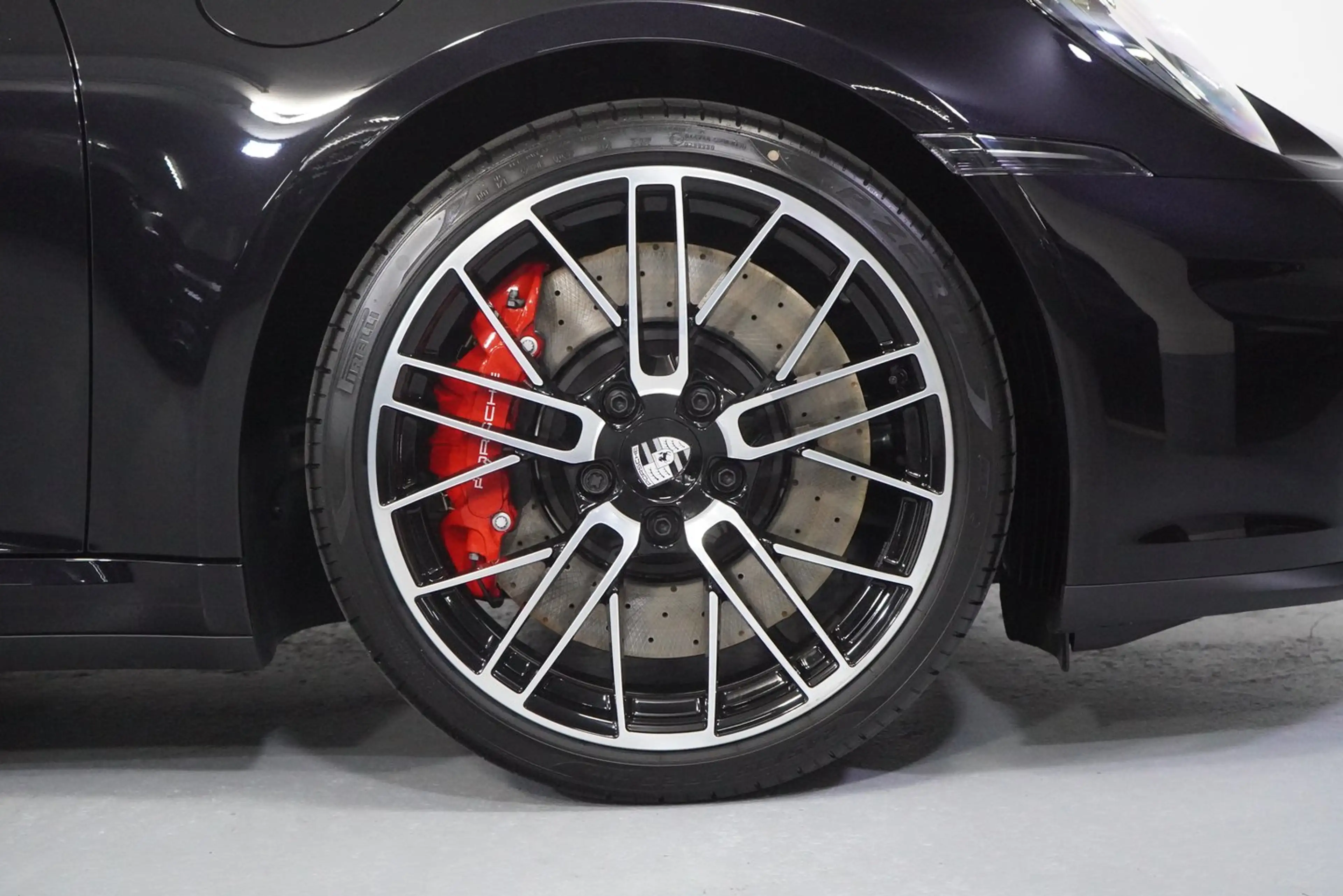 Porsche 911 Carrera 4S — photo 7