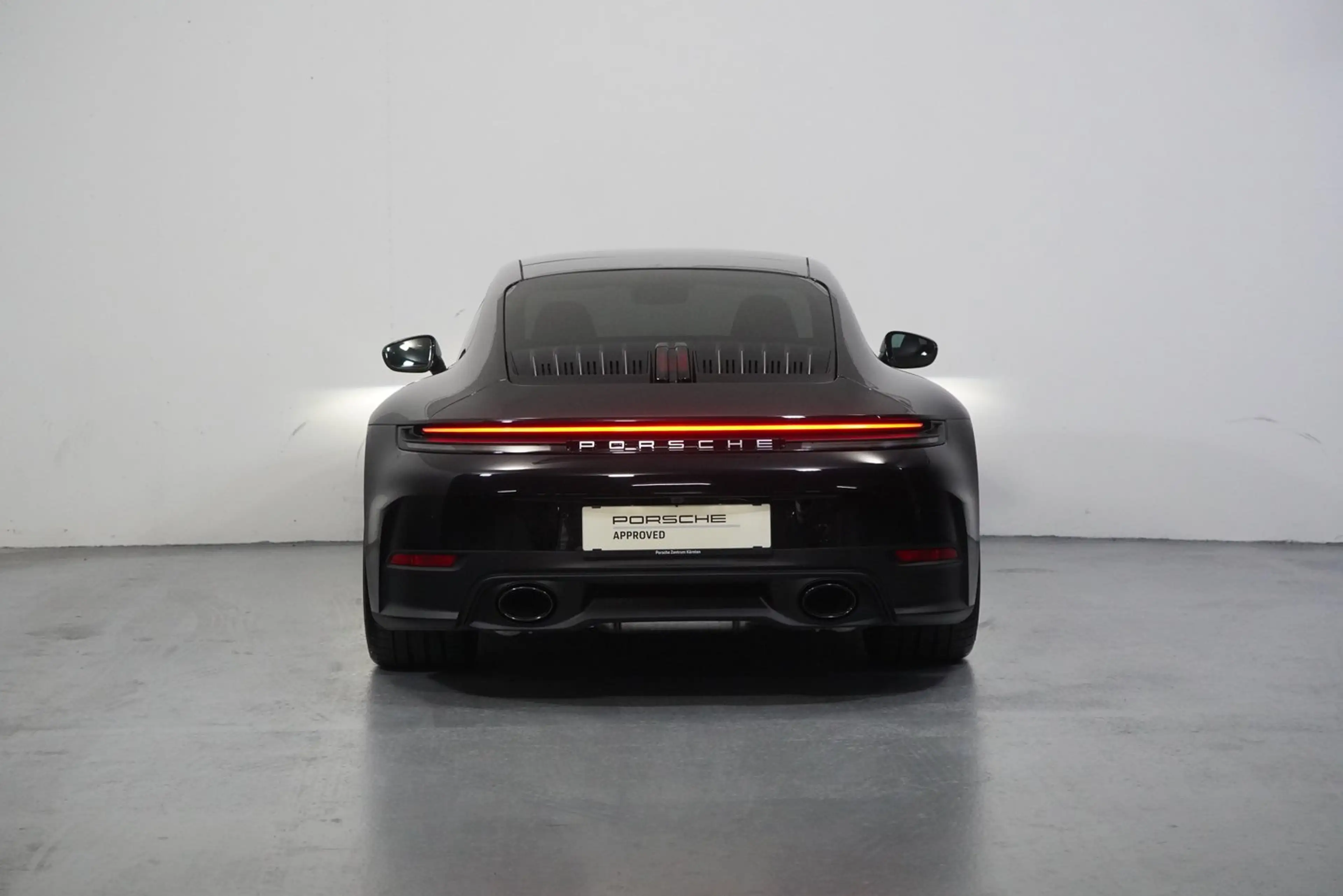 Porsche 911 Carrera 4S — photo 5
