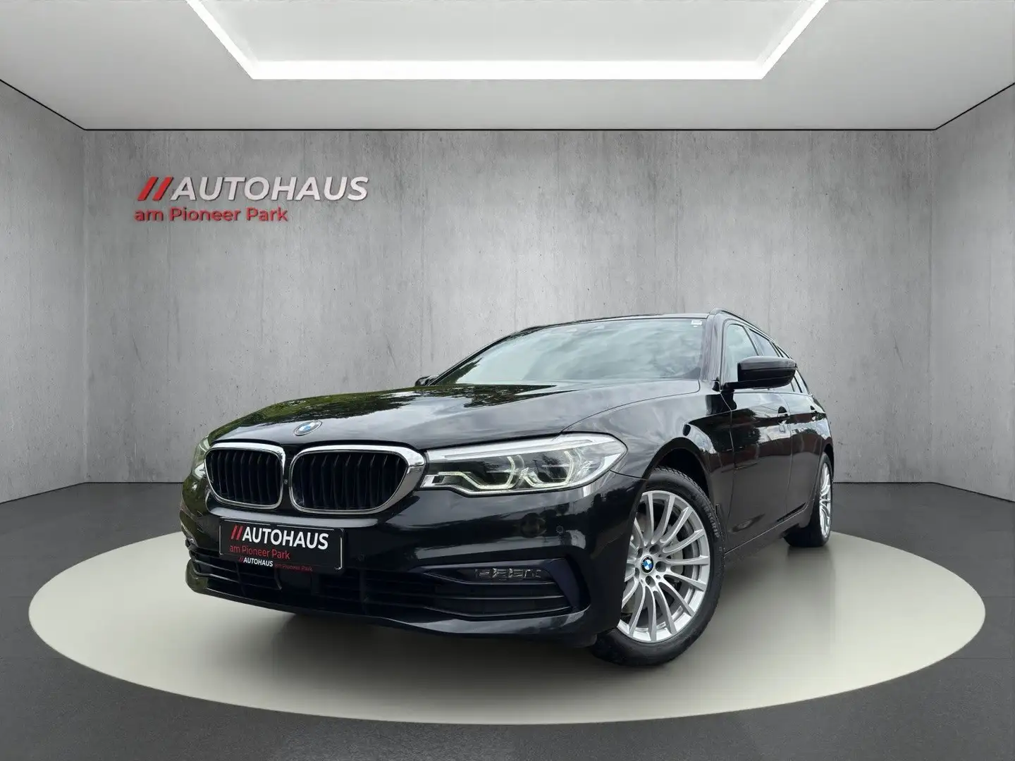 BMW 530 d xDrive Sport Line-Pano-DisplayKey-HUD-STHZ Nero - 1