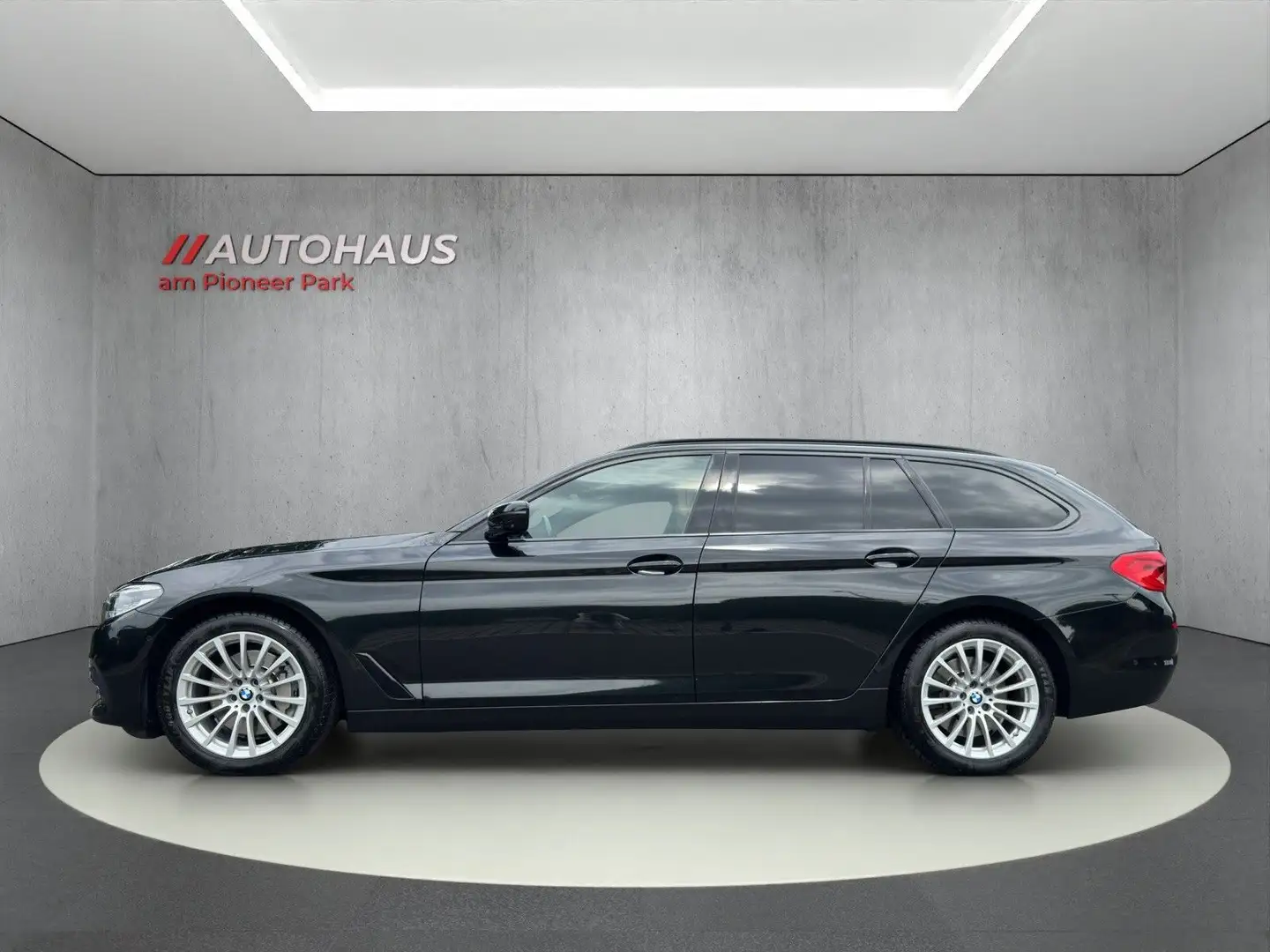BMW 530 d xDrive Sport Line-Pano-DisplayKey-HUD-STHZ Nero - 2