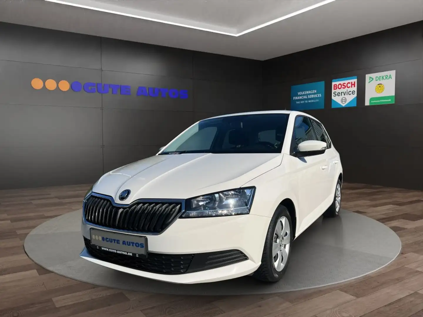 Skoda Fabia Fabia 1.0 MPI Cool Plus *KLIMA*PDC* Weiß - 1